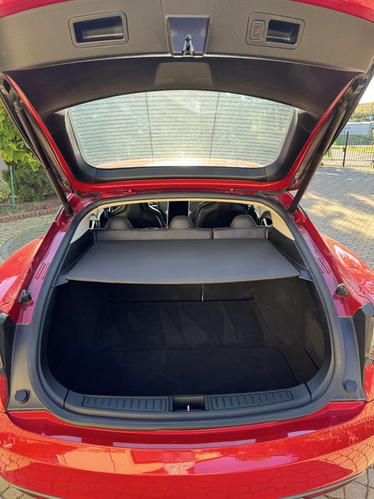 Tesla model S85 zarejestrowana zadbana