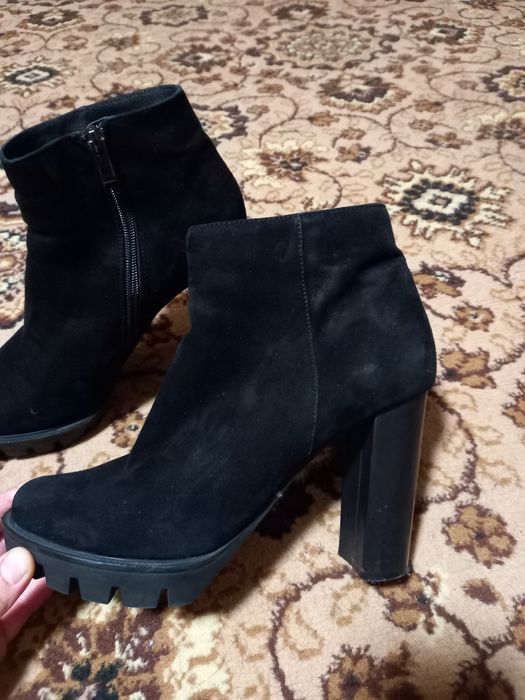 Ботинки  замшеві 40р