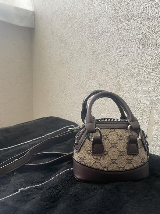 Жіноча міні сумка з ремінцем