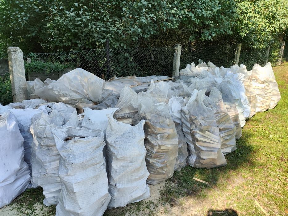 Drewno opałowe w workach