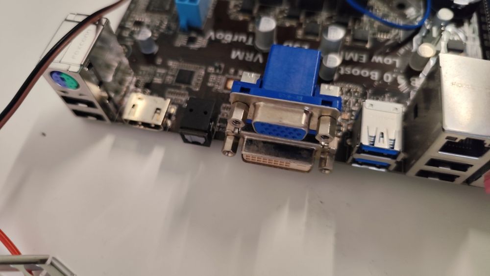 Материнська плата ASUS P8H77‑M сокет 1155 в робочому стані