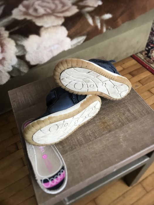 Продам взуття дитяче демісезонне
