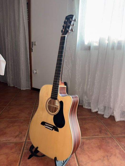Guitarra Alvarez rd26ce
