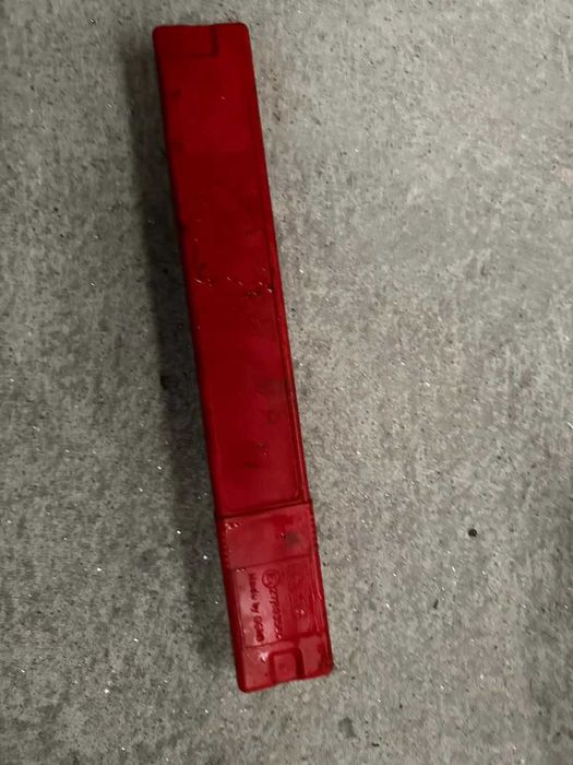 Triângulo com caixa como Novo