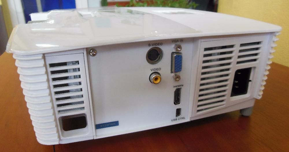 Проектор TOSHIBA и ACCER, прокат Черноморск