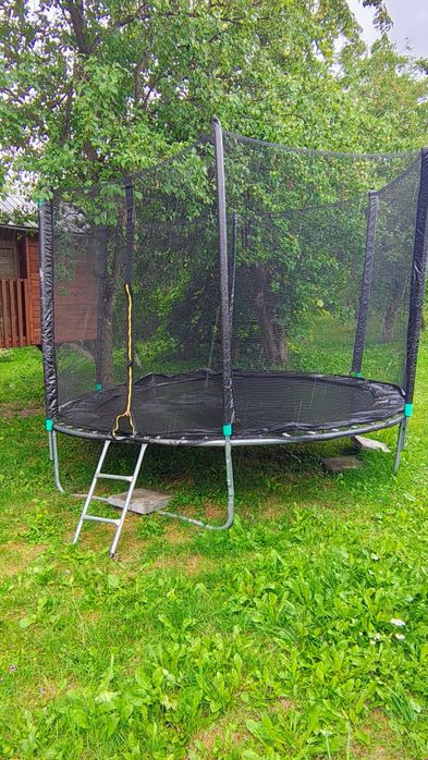 Trampolina ogrodowa
