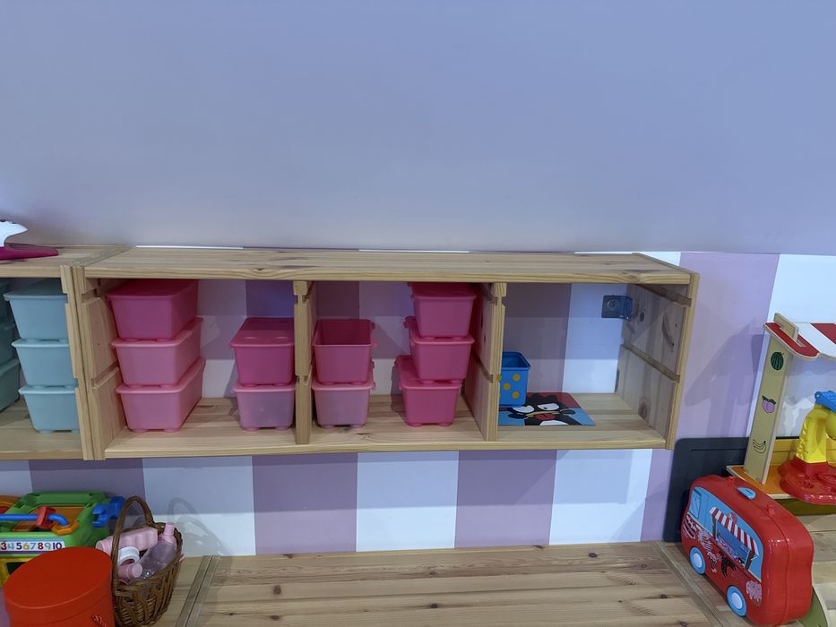 Ikea TROFAST z pudłami