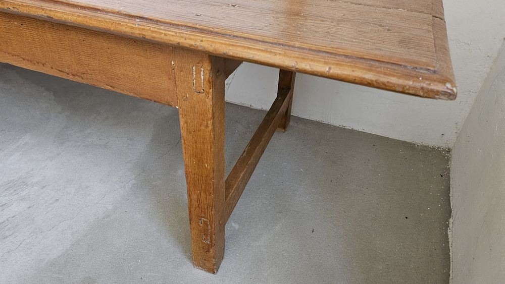 Banco Rústico antigo de madeira pintada. Peça unica.