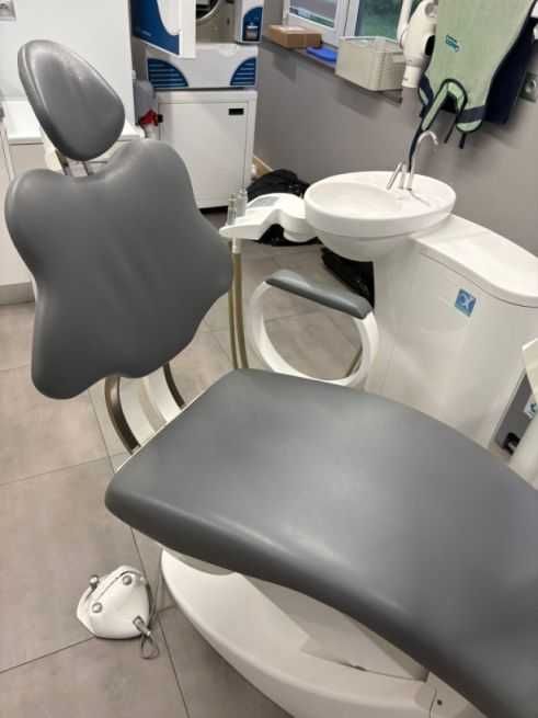 Sprzedam unit stomatologiczny CHIRANA DENTAL DE172