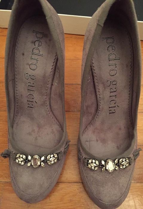 Sapatos em pele de camurça e brilhantes Pedro Garcia