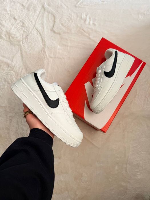 Кросівки Жіночі Nike Air Force 1 Low White and Black