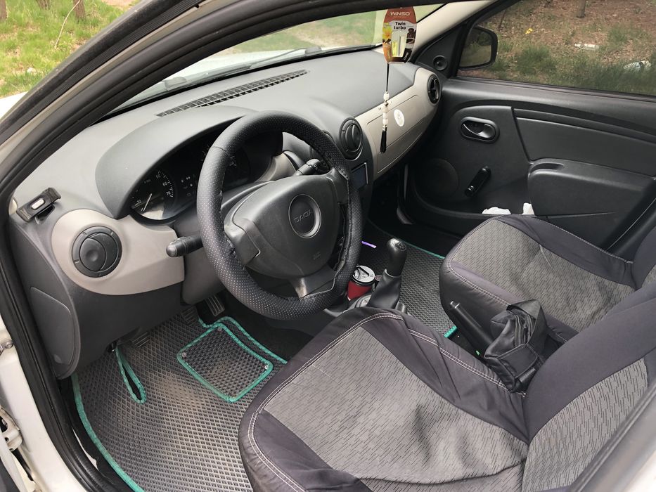 Продам Dacia Sandero 1.2 2011 рік