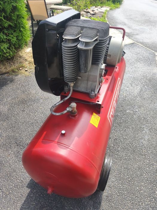 Kompresor tłokowy 300 L