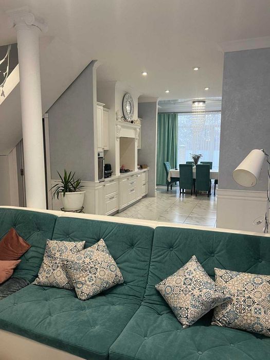 В продажу 2- поверховий сучасний будинок 2015 р.п