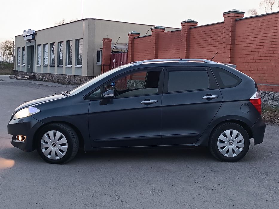 Продам Honda FR-V . Год 2005. 6 мест