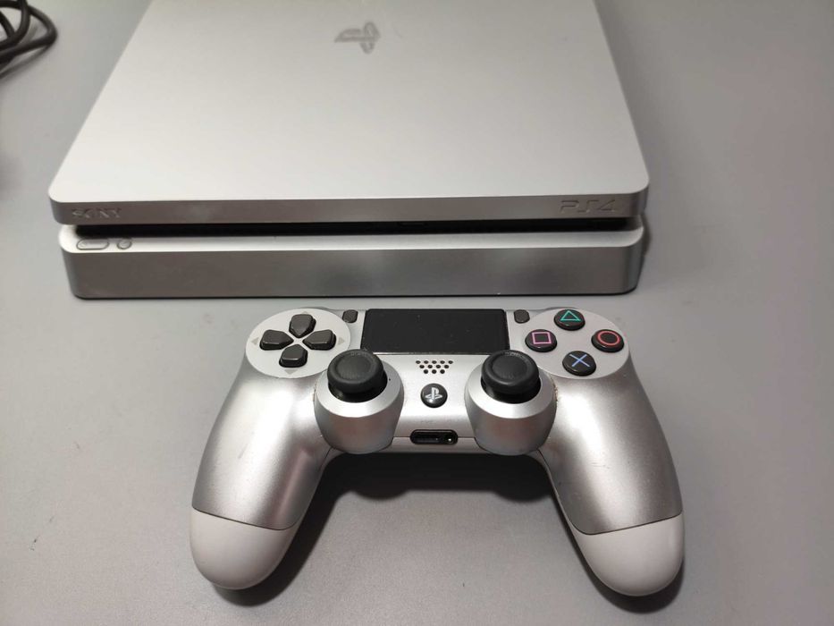 Playstation 4 Slim Silver