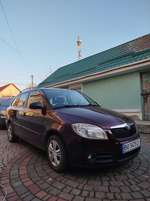 Продам чудовий,економний автомобіль