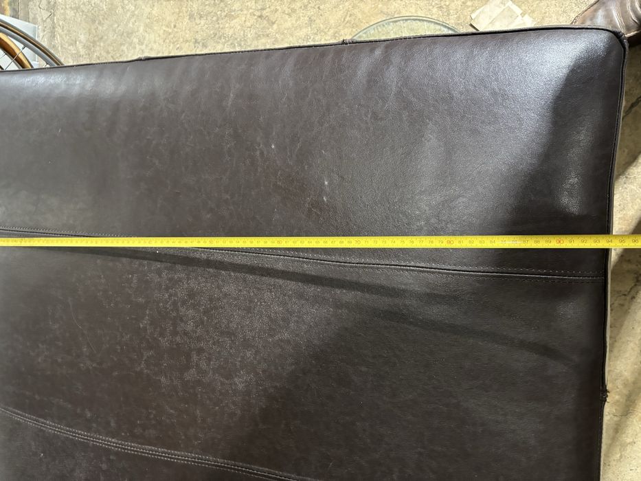 Sofa pouf couro usado