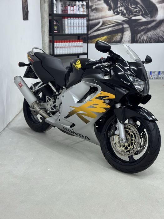 Honda cbr 600 f4