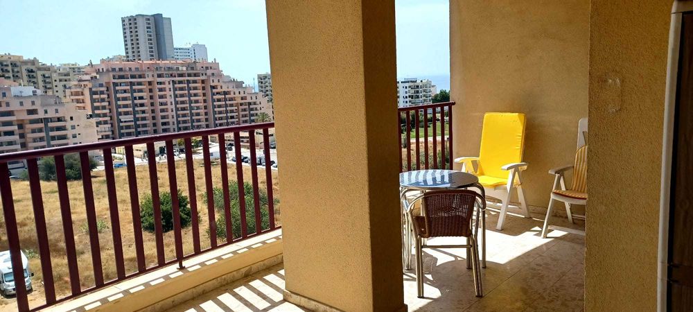 Apto. T0  para férias,piscinas  situado no Algarve na Praia da Rocha