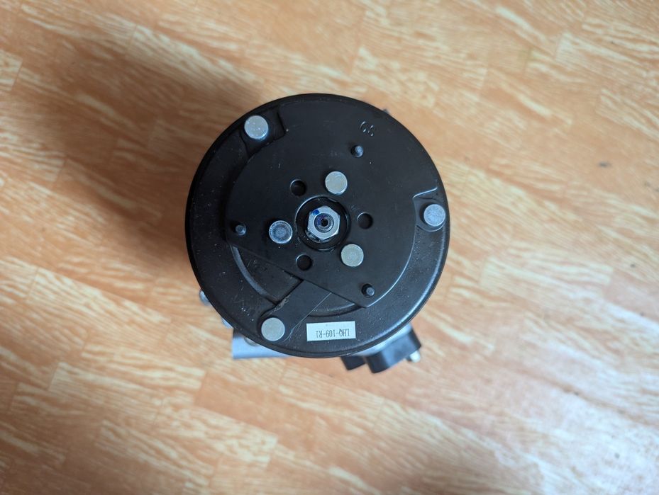 Компресор кондиціонера Honda Accord Nissens 89233