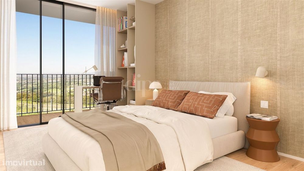 Apartamento T2 com amplo terraço, atualmente em construção
