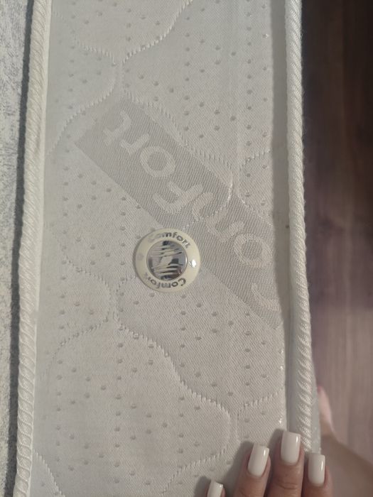 Продам ліжко з матрацом
