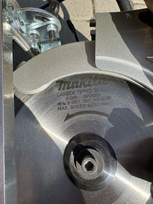 Дискова пила makita HS6601 паркетка циркулярна пила