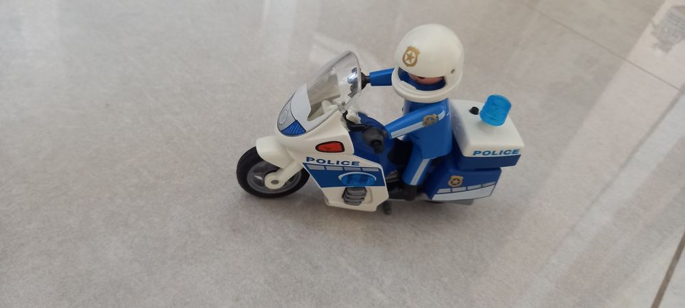 Motor policyjny Playmobil