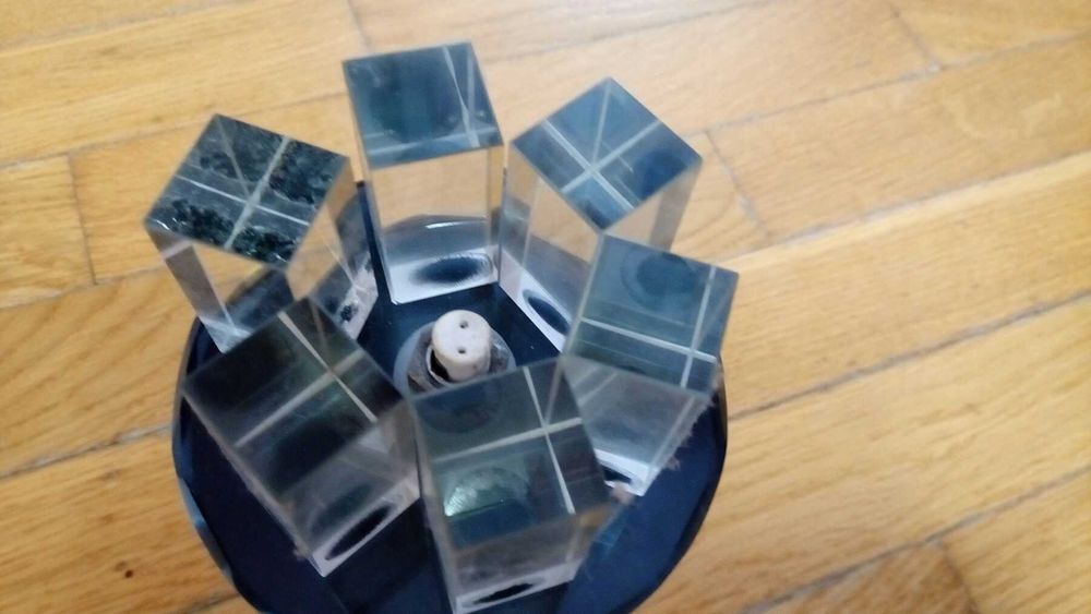 Світильник на LED лампочкаx.
