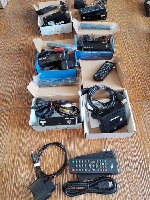 Тюнер Т2 приставка Т2 Ergo UKC Uclan World Vision