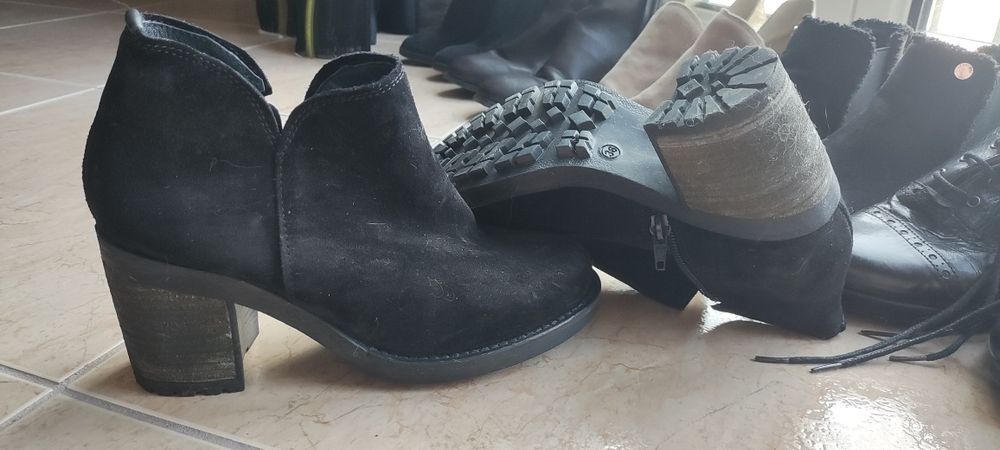 Lote de 8 pares de botas