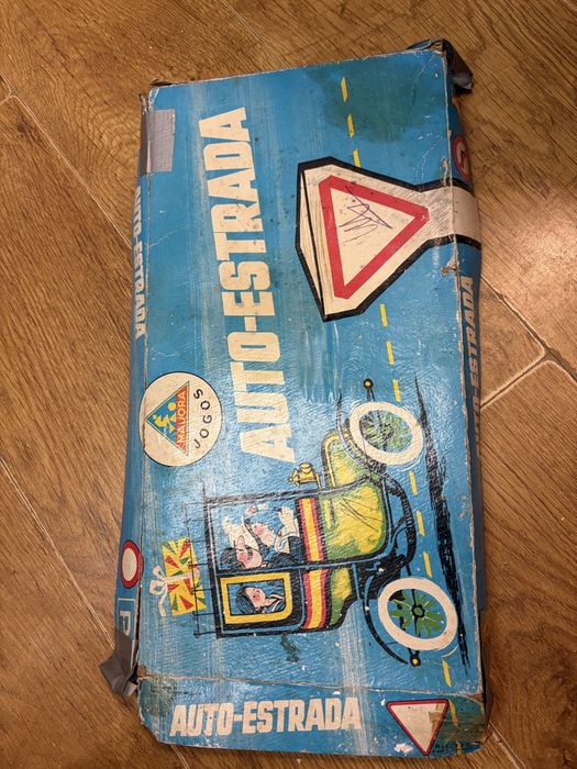 Jogo vintage. Autoestrada