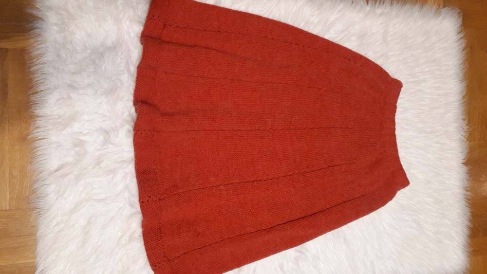 Czerwony Komplet sweter spódnica z wełny rozmiar M/L