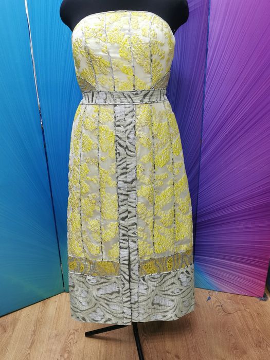 Роскошное платье, колоборация Yellow strapless H&M Concious Exlusive, Жаккард
