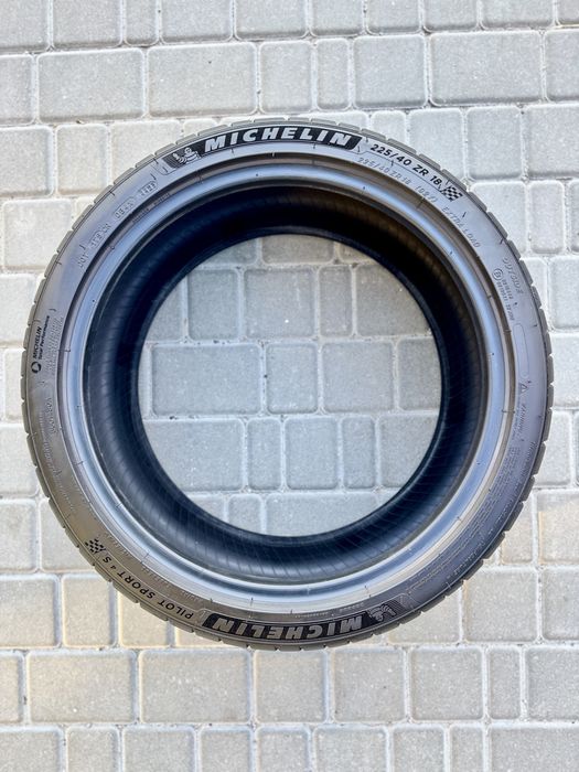 Гума Michelin Pilot Sport 4S 225/40 ZR18 92Y XL