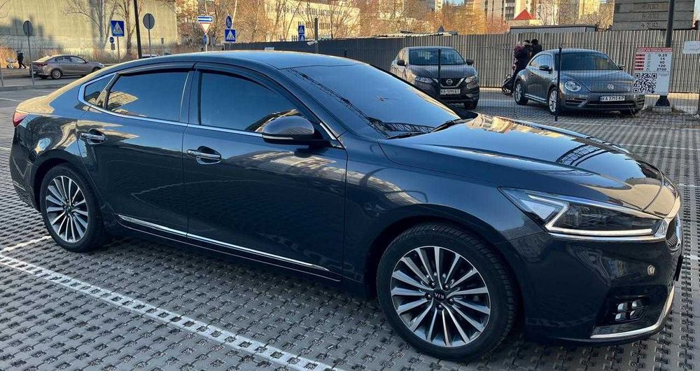 Автомобіль седан КІА  К7