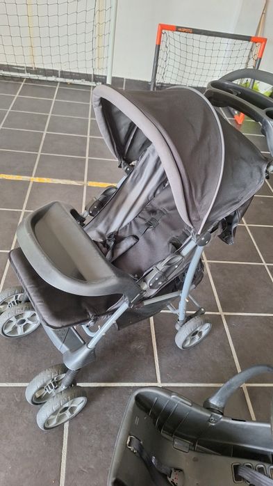 Carrinho de bebe com ovo incluído