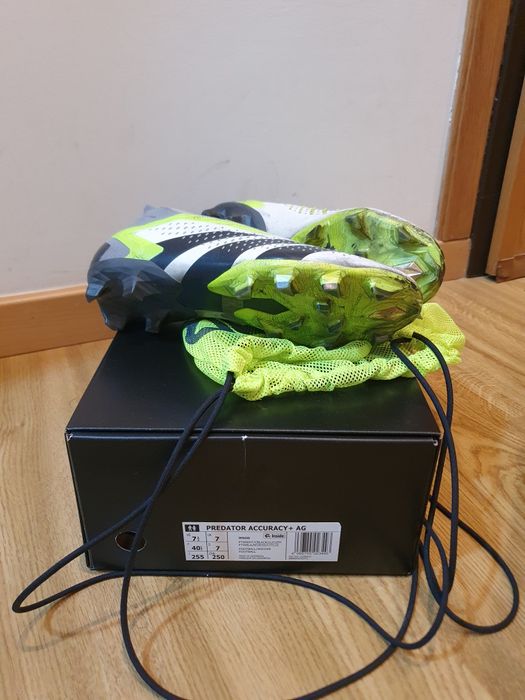 Chuteiras futebol campo sintético