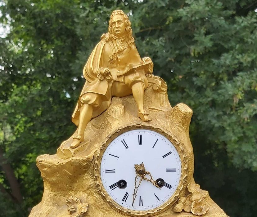 Zabytkowy zegar z brązu