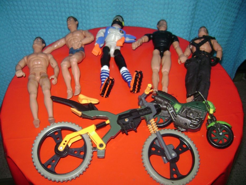 Lote de Bonecos - brinquedo de criança