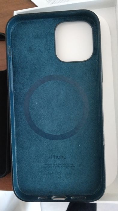 Чохол на IPHONE 12 , Pro Б/У