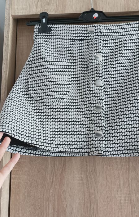 Trapezowa spódniczka krateczka elegancka M guzki