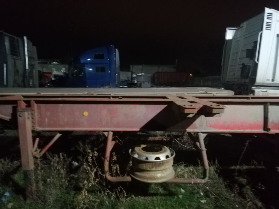 Полуприцеп контейнеровоз