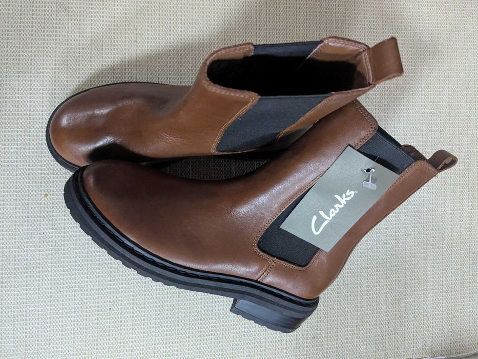 Clarks skórzane botki Tilham Chelsea brązowe rozm. 35,5