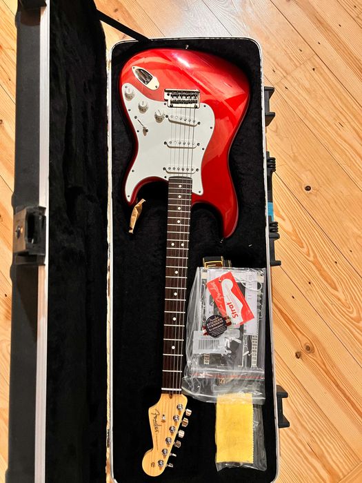 Guitarra Fender Stratocaster American Standard