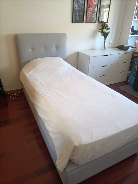 Cama Sommier com Cabeceira como nova