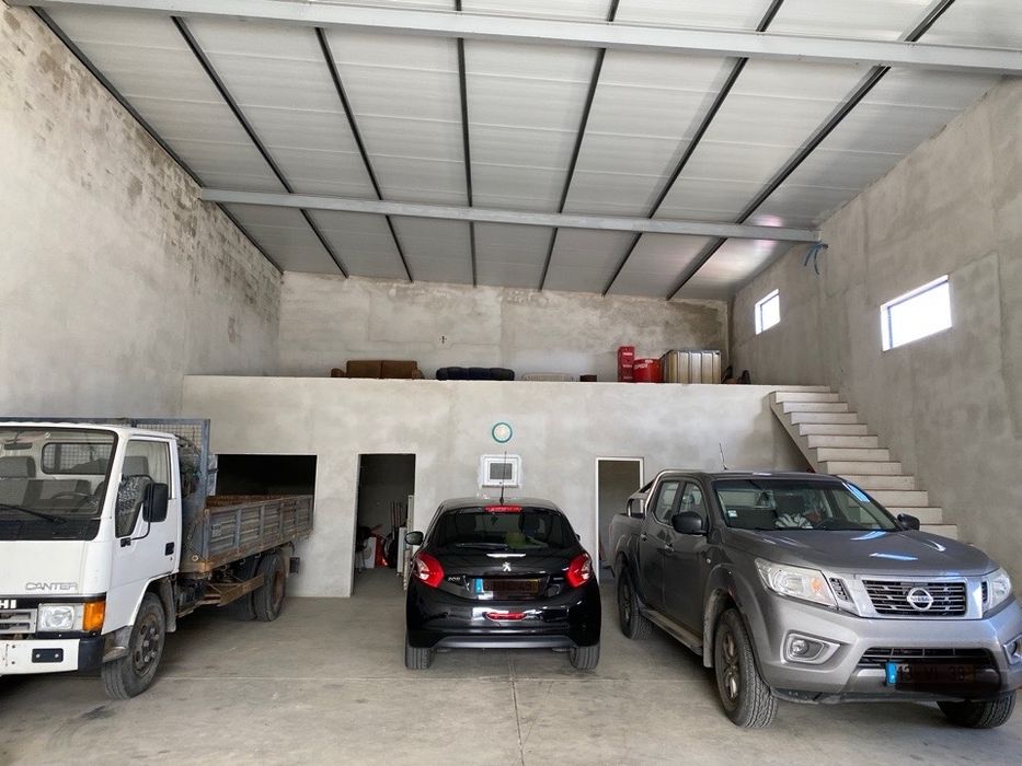 Casao/Armazem 450mt2 area total… VENDO OU TROCO