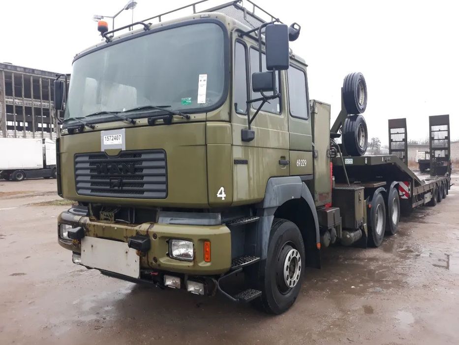 MAN 33.464  + naczepa NOOTEBOOM