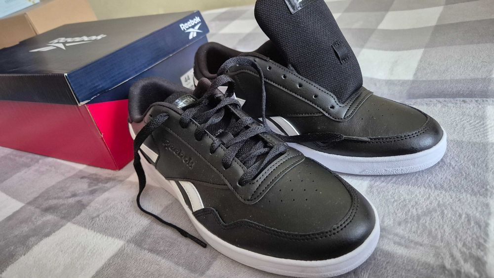 Nowe sneakersy Reebok czarne 44 - 28,5cm lentikularne logo